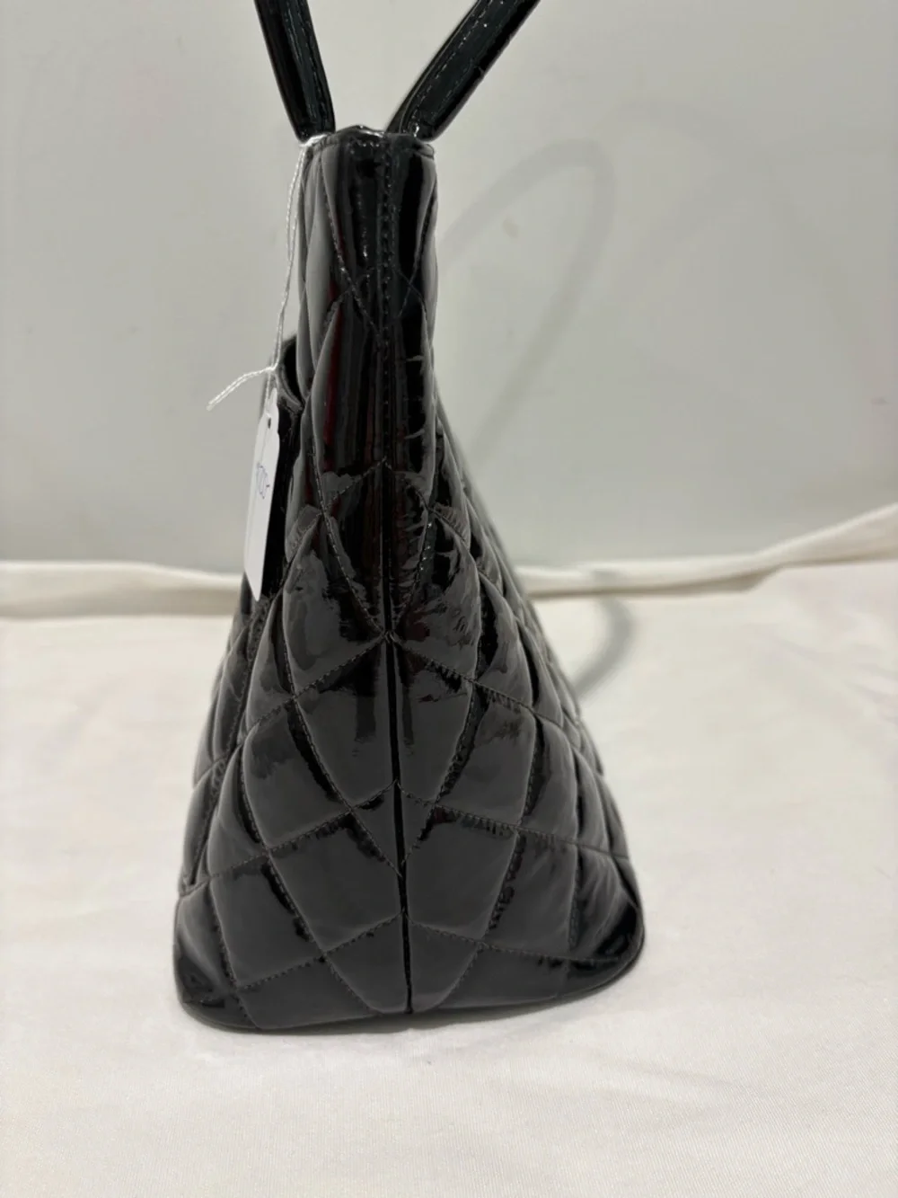 Authentic Chanel Medallion Patent Leather Tote with certificate - Picture 5 of 14